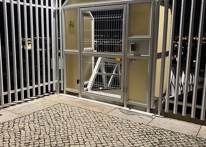 Sailboat Anand Bådhotel