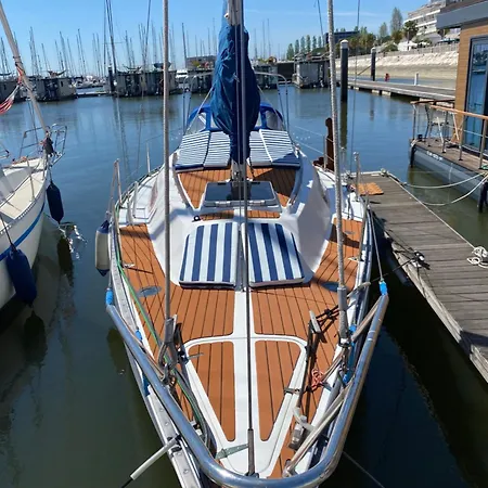 Sailboat Anand ספינת מלון *