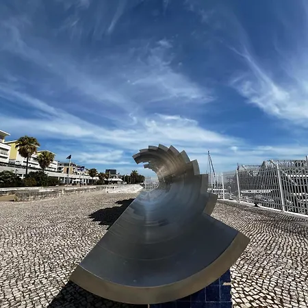 Ботель Sailboat Anand