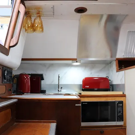 Sailboat Anand Ботель Лиссабон