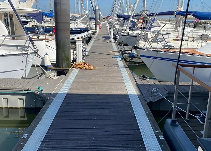 Sailboat Anand ספינת מלון *