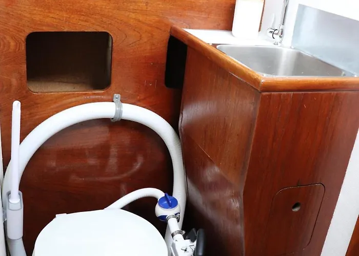 ספינת מלון Sailboat Anand *