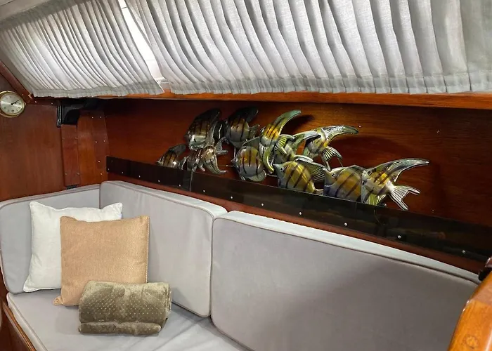 Sailboat Anand ספינת מלון *