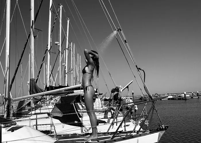 Sailboat Anand * ליסבון