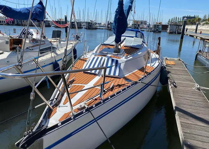 Sailboat Anand ספינת מלון ליסבון