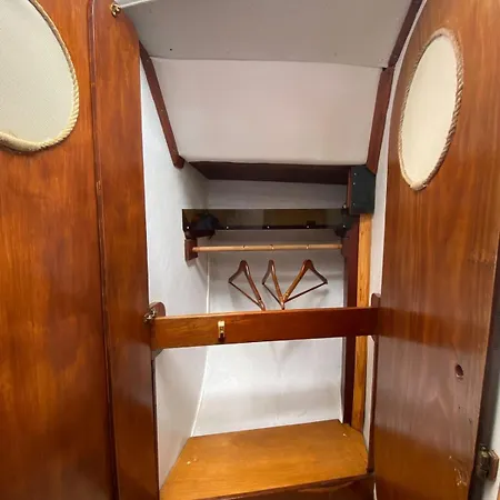 Bateau-hôtel Sailboat Anand Lisboa